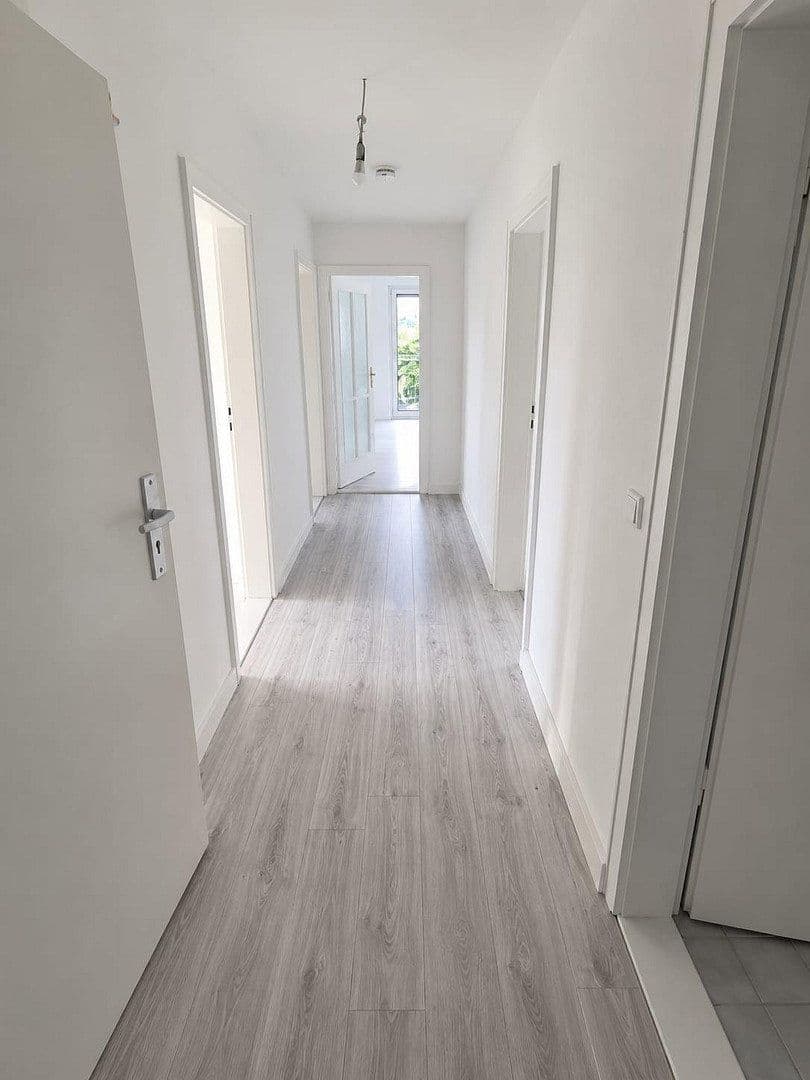 Prenájom bytu 4-izbový 80 m², Waldkraiburg, Bavorsko Prenájom bytu 4-izbový 80 m², Waldkraiburg, Bavorsko