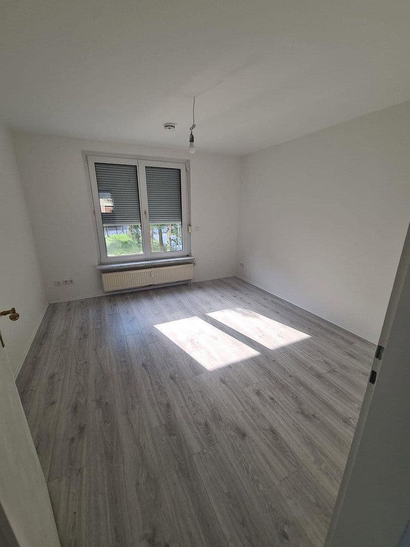 Prenájom bytu 3-izbový 90 m², Waldkraiburg, Bavorsko Prenájom bytu 3-izbový 90 m², Waldkraiburg, Bavorsko