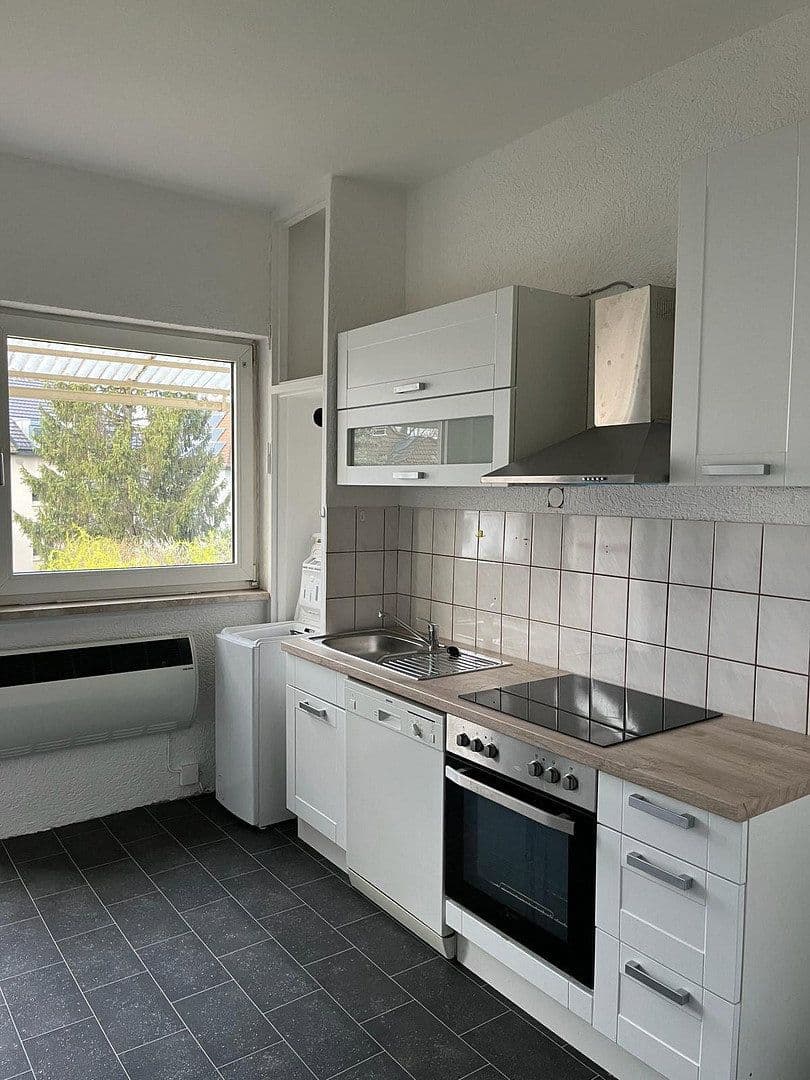 Prenájom bytu 2-izbový 65 m², Mannheim / Feudenheim, Bádensko-Wurttembersko Prenájom bytu 2-izbový 65 m², Mannheim / Feudenheim, Bádensko-Wurttembersko