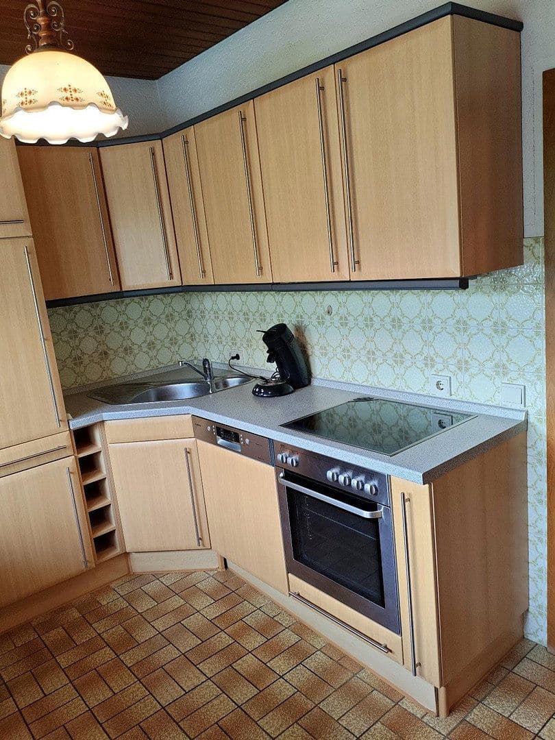 Prenájom domu 158 m², pozemek 895 m², Schulstraße 4, Neuwied, Porýnie-Falcko Prenájom domu 158 m², pozemek 895 m², Schulstraße 4, Neuwied, Porýnie-Falcko