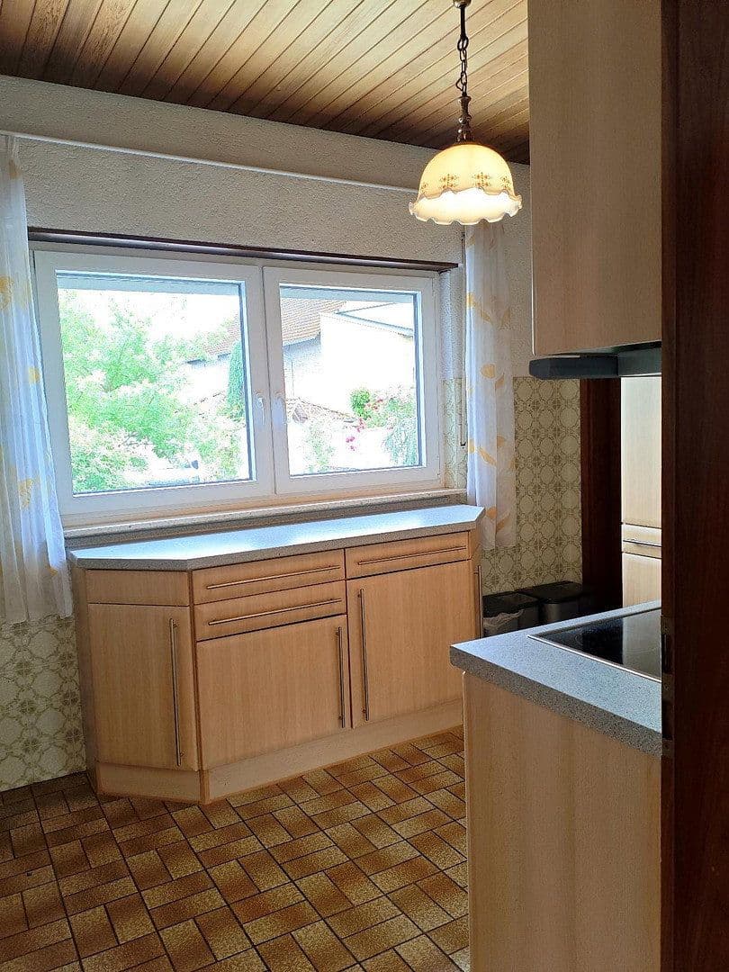 Prenájom domu 158 m², pozemek 895 m², Schulstraße 4, Neuwied, Porýnie-Falcko Prenájom domu 158 m², pozemek 895 m², Schulstraße 4, Neuwied, Porýnie-Falcko