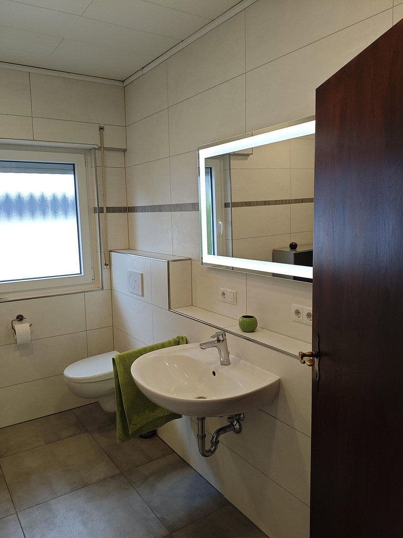 Prenájom domu 158 m², pozemek 895 m², Schulstraße 4, Neuwied, Porýnie-Falcko Prenájom domu 158 m², pozemek 895 m², Schulstraße 4, Neuwied, Porýnie-Falcko