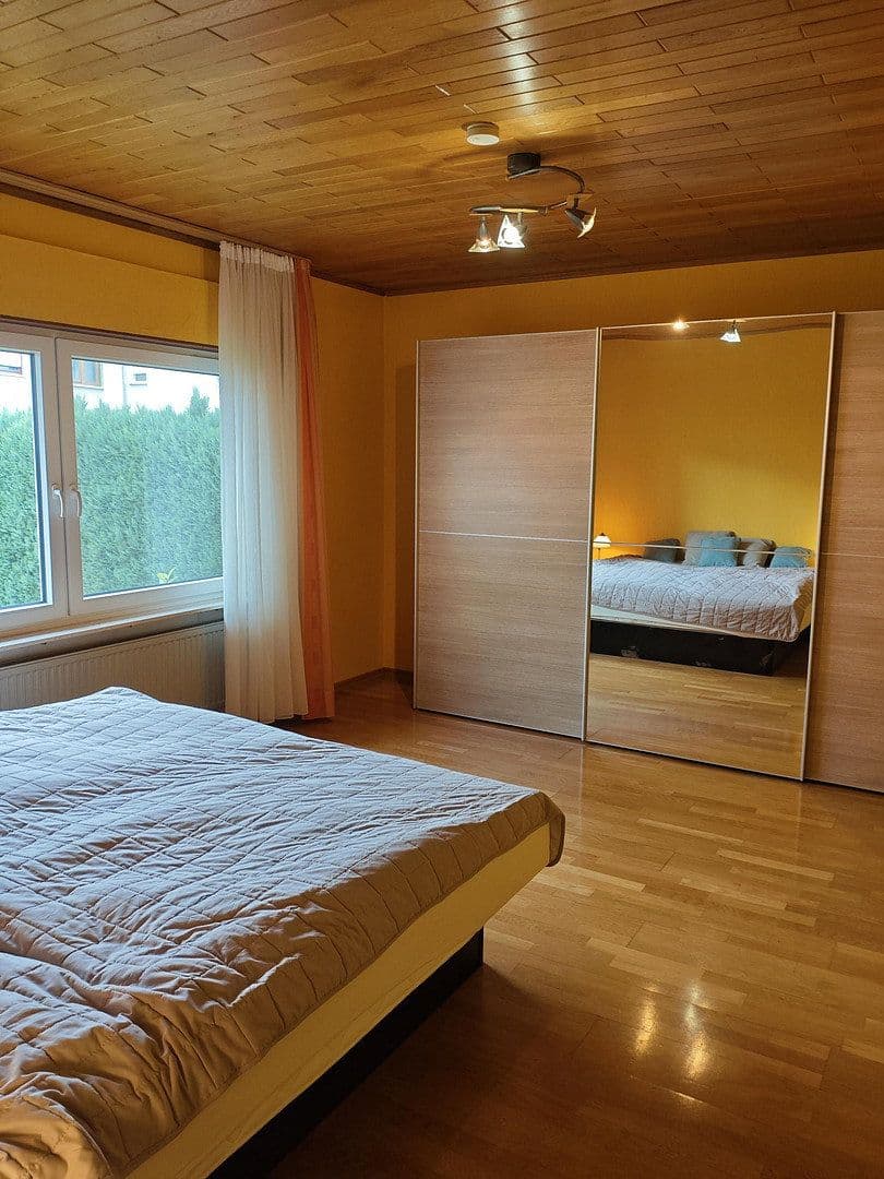 Prenájom domu 158 m², pozemek 895 m², Schulstraße 4, Neuwied, Porýnie-Falcko Prenájom domu 158 m², pozemek 895 m², Schulstraße 4, Neuwied, Porýnie-Falcko