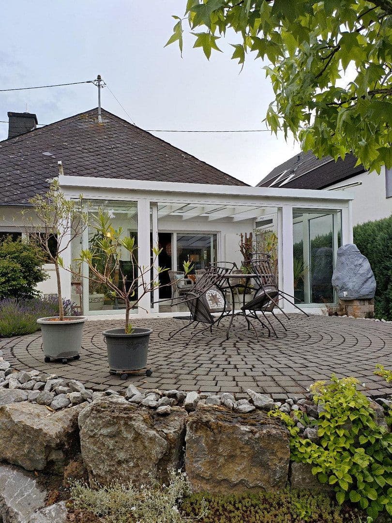 Prenájom domu 158 m², pozemek 895 m², Schulstraße 4, Neuwied, Porýnie-Falcko Prenájom domu 158 m², pozemek 895 m², Schulstraße 4, Neuwied, Porýnie-Falcko
