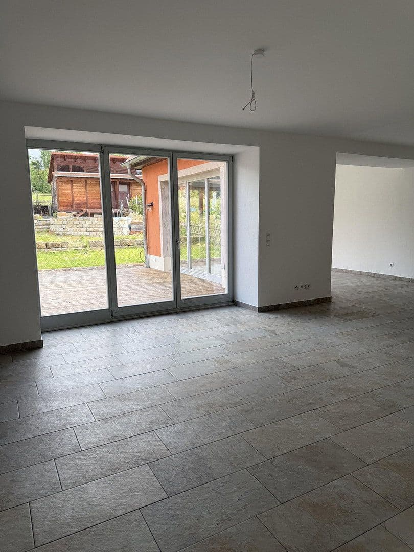 Prenájom domu 195 m², pozemek 500 m², Meiereiweg 25 c, Pirna, Sasko Prenájom domu 195 m², pozemek 500 m², Meiereiweg 25 c, Pirna, Sasko