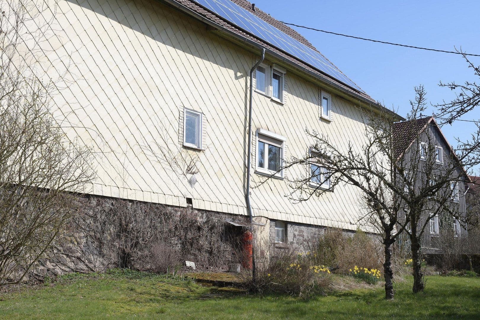 Predaj domu 194 m², pozemek 14.250 m², Erlenstraße 10, Feldatal, Hesensko Predaj domu 194 m², pozemek 14.250 m², Erlenstraße 10, Feldatal, Hesensko