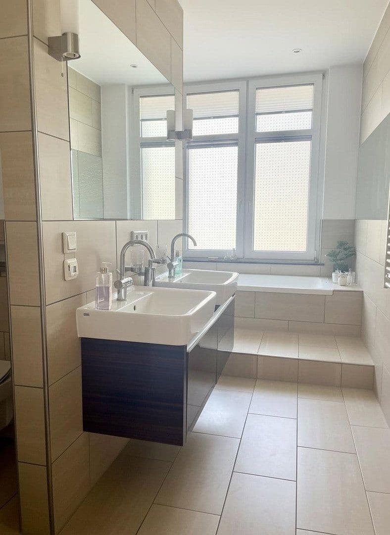 Predaj bytu 3-izbový 105 m², Düsseldorf, Severné Porýnie - Westfálsko Predaj bytu 3-izbový 105 m², Düsseldorf, Severné Porýnie - Westfálsko