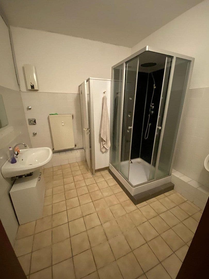 Prenájom nebytového priestoru 389 m², Bahnstraße 26, Wuppertal, Severné Porýnie - Westfálsko Prenájom nebytového priestoru 389 m², Bahnstraße 26, Wuppertal, Severné Porýnie - Westfálsko