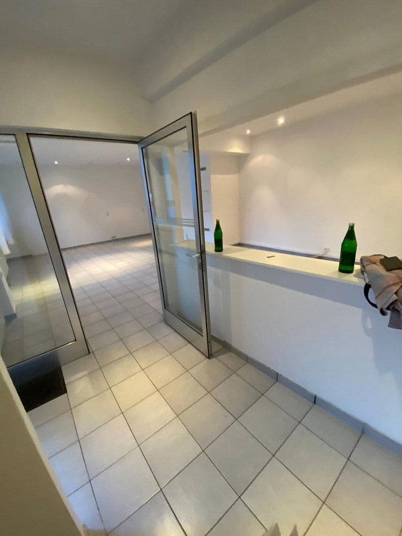 Prenájom nebytového priestoru 389 m², Bahnstraße 26, Wuppertal, Severné Porýnie - Westfálsko Prenájom nebytového priestoru 389 m², Bahnstraße 26, Wuppertal, Severné Porýnie - Westfálsko