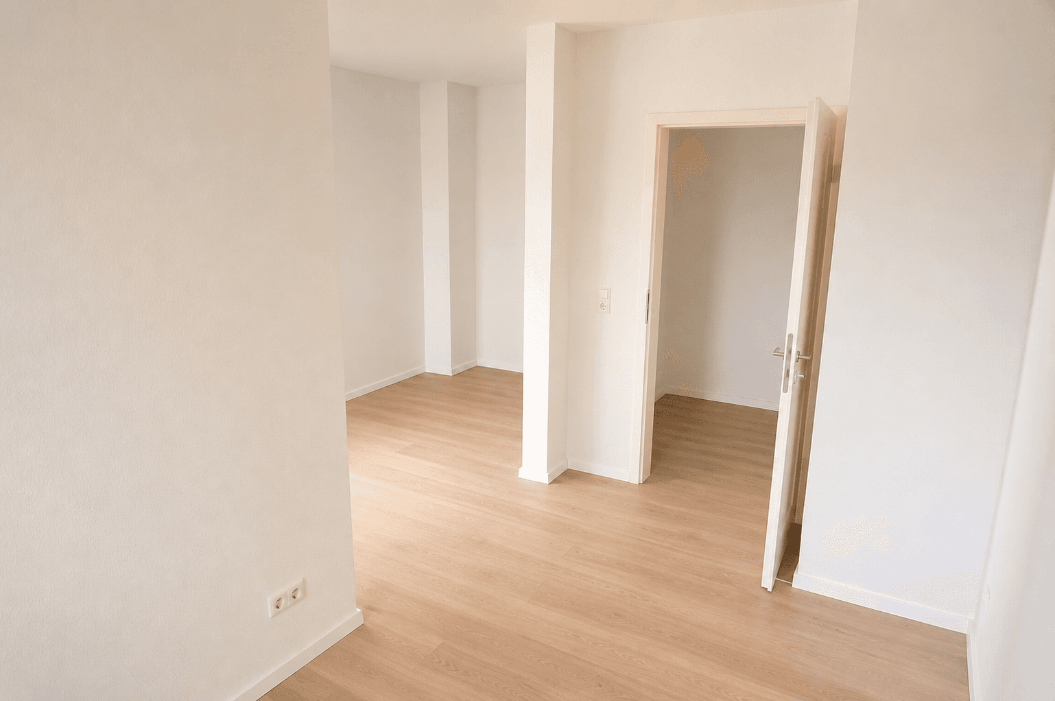 Prenájom bytu 4-izbový 106 m², Stötteritzer Landstraße 30, Leipzig, Sasko Prenájom bytu 4-izbový 106 m², Stötteritzer Landstraße 30, Leipzig, Sasko