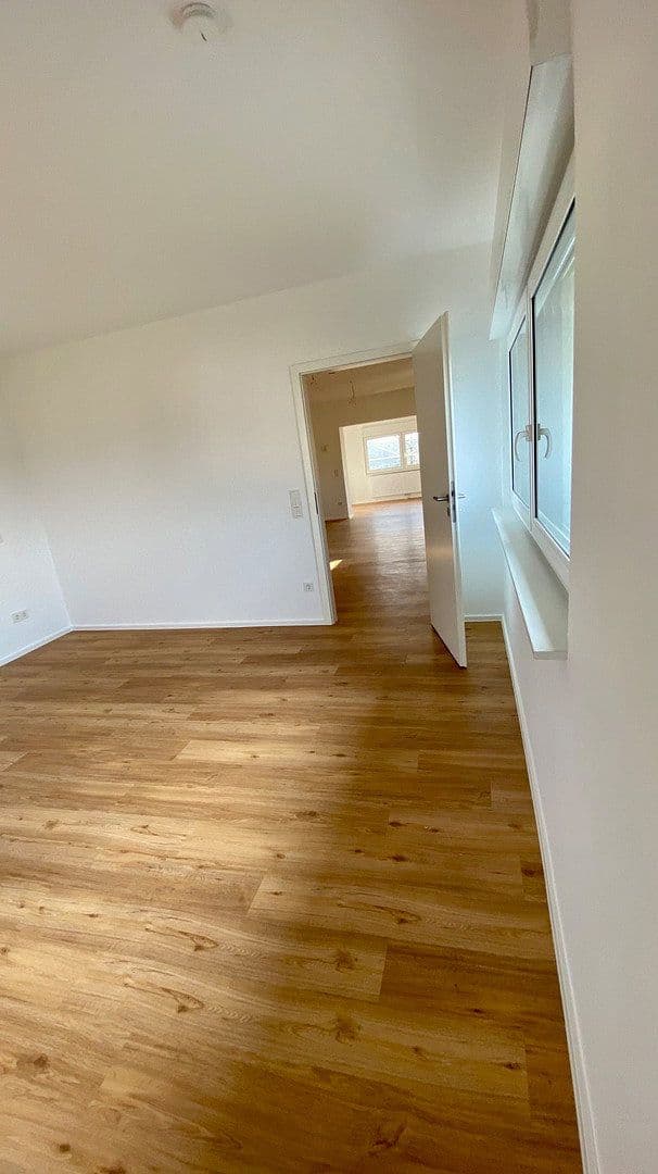 Prenájom bytu 4-izbový 105 m², Püttlingen, Sársko Prenájom bytu 4-izbový 105 m², Püttlingen, Sársko