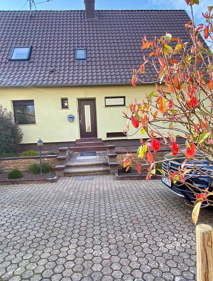 Prenájom bytu 4-izbový 105 m², Püttlingen, Sársko Prenájom bytu 4-izbový 105 m², Püttlingen, Sársko