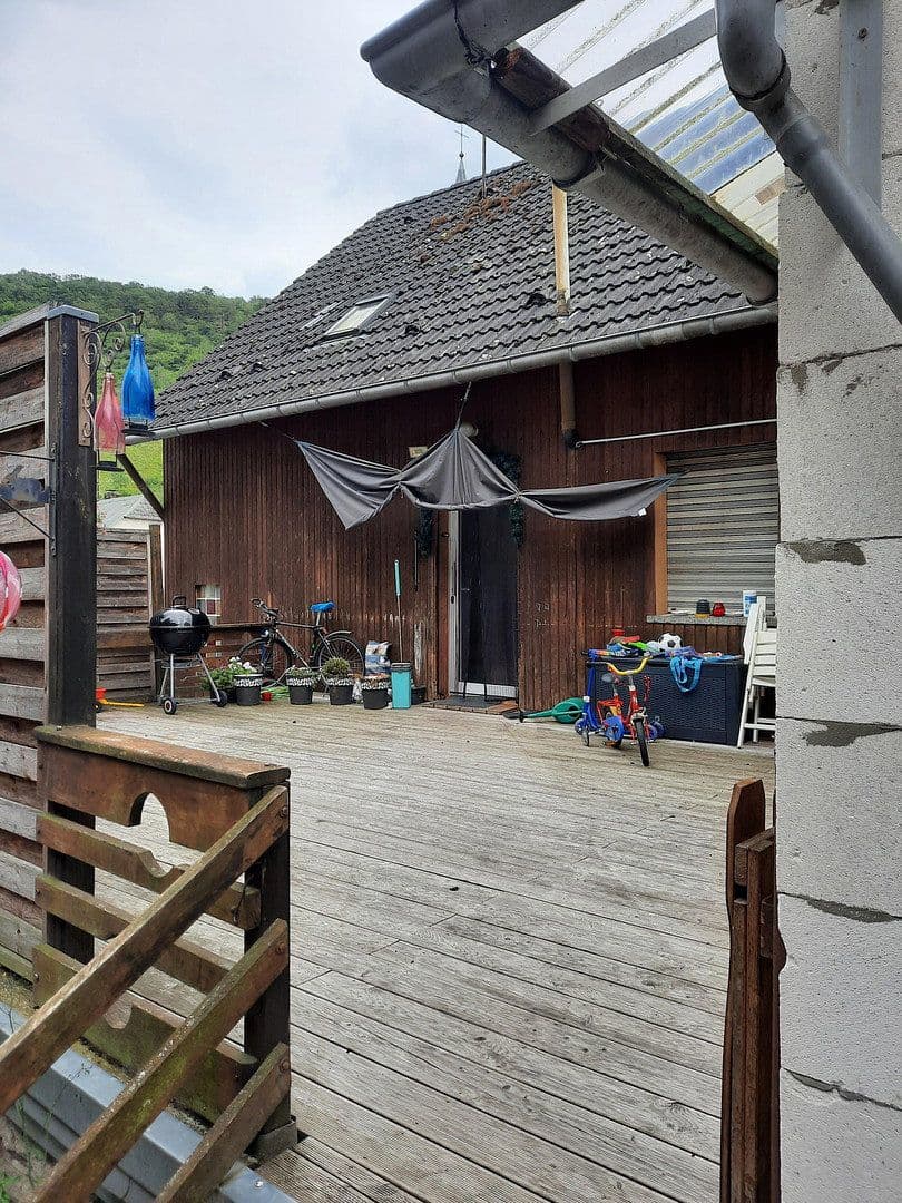 Prenájom bytu 4-izbový 100 m², Rheingoldstraße 146, Oberdiebach, Porýnie-Falcko Prenájom bytu 4-izbový 100 m², Rheingoldstraße 146, Oberdiebach, Porýnie-Falcko