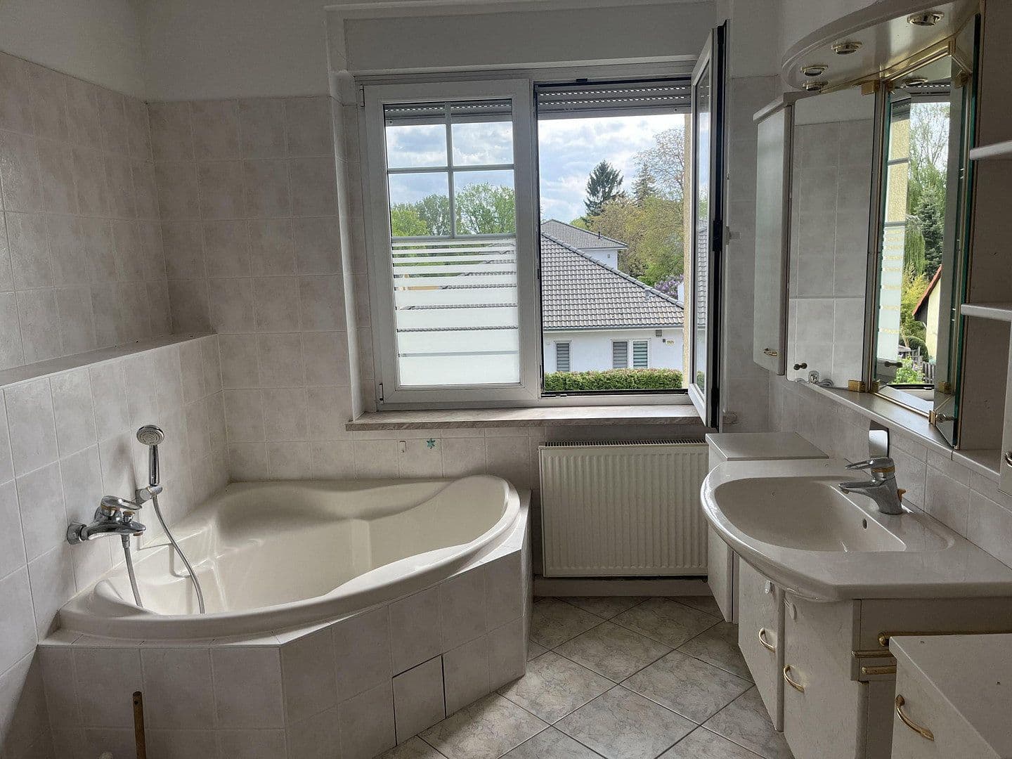 Predaj domu 129 m², pozemek 790 m², Berlin, Berlín Predaj domu 129 m², pozemek 790 m², Berlin, Berlín