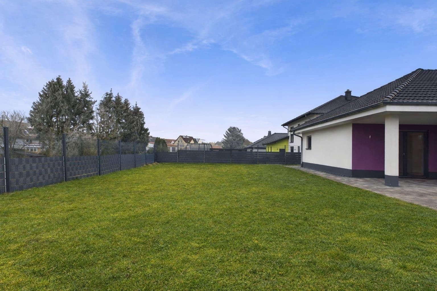 Predaj domu 182 m², pozemek 802 m², Konken, Porýnie-Falcko Predaj domu 182 m², pozemek 802 m², Konken, Porýnie-Falcko