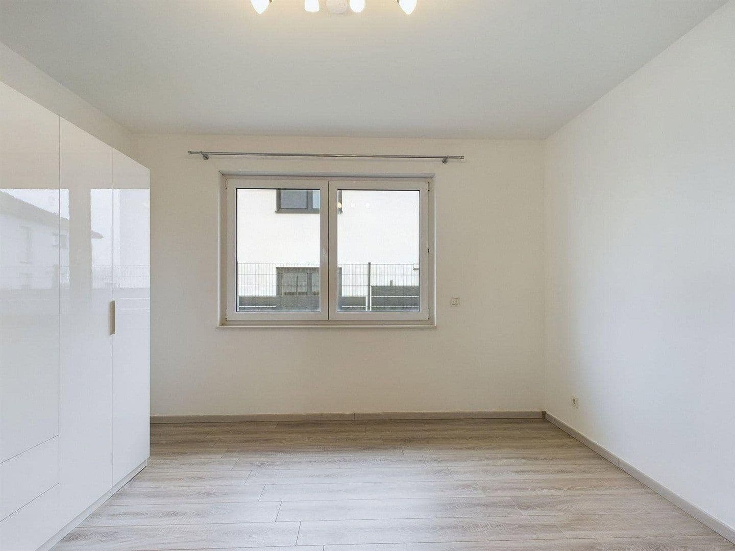 Predaj domu 182 m², pozemek 802 m², Konken, Porýnie-Falcko Predaj domu 182 m², pozemek 802 m², Konken, Porýnie-Falcko