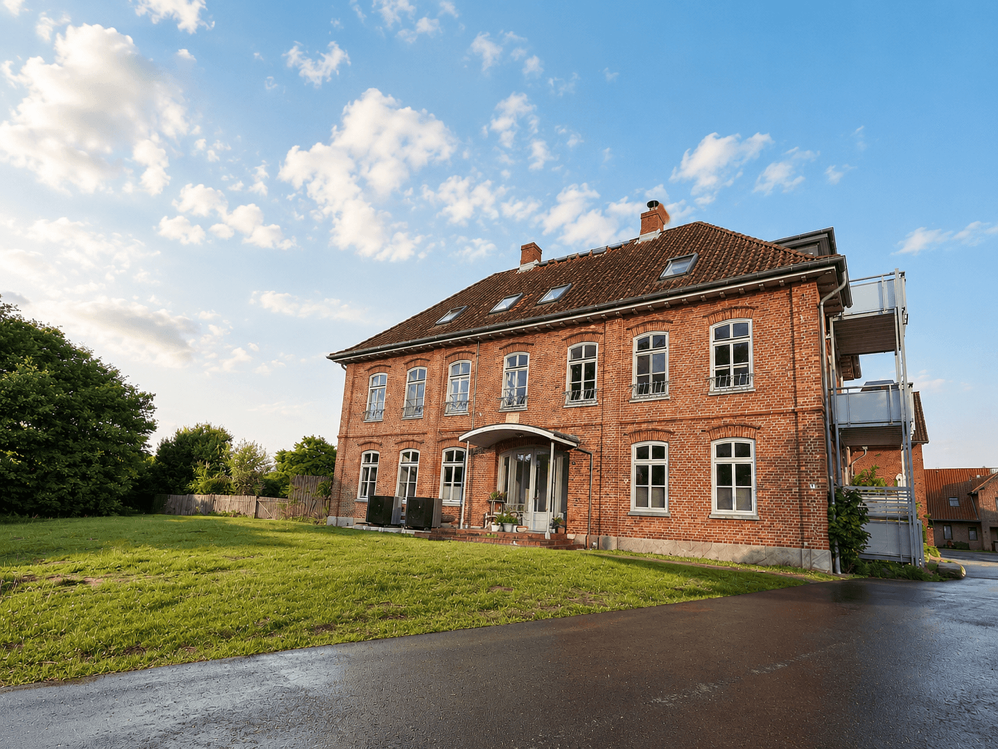 Prenájom bytu 5-izbový 137 m², Hansfelder Hof 1, Hamberge, Šlezvicko-Holštajnsko Prenájom bytu 5-izbový 137 m², Hansfelder Hof 1, Hamberge, Šlezvicko-Holštajnsko