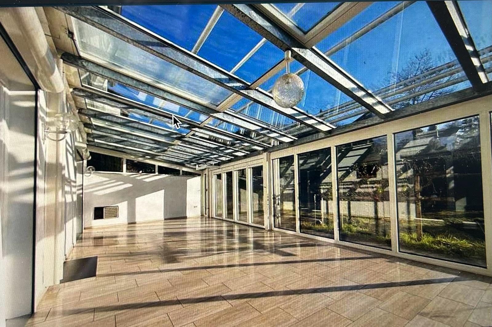 Prenájom bytu 5-izbový 90 m², Lahr/Schwarzwald, Bádensko-Wurttembersko Prenájom bytu 5-izbový 90 m², Lahr/Schwarzwald, Bádensko-Wurttembersko