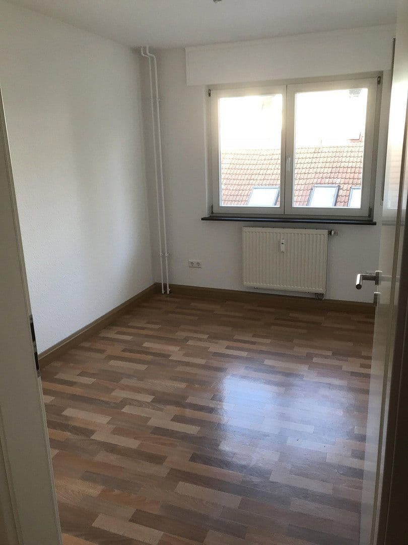 Prenájom bytu 2-izbový 69 m², Karlsruhe, Bádensko-Wurttembersko Prenájom bytu 2-izbový 69 m², Karlsruhe, Bádensko-Wurttembersko