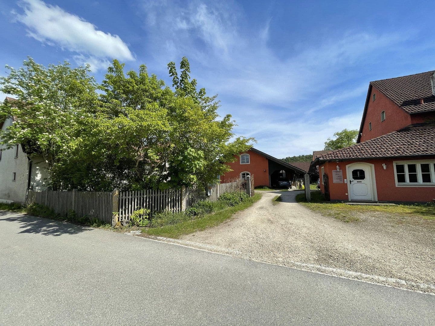 Predaj domu 220 m², pozemek 1.616 m², Beratzhausen, Bavorsko Predaj domu 220 m², pozemek 1.616 m², Beratzhausen, Bavorsko