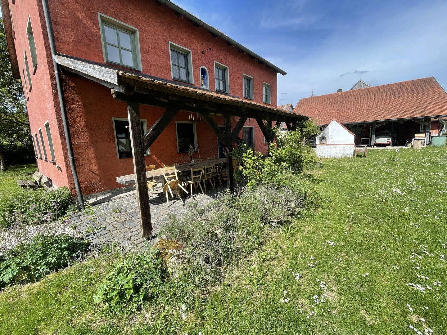 Predaj domu 220 m², pozemek 1.616 m², Beratzhausen, Bavorsko Predaj domu 220 m², pozemek 1.616 m², Beratzhausen, Bavorsko