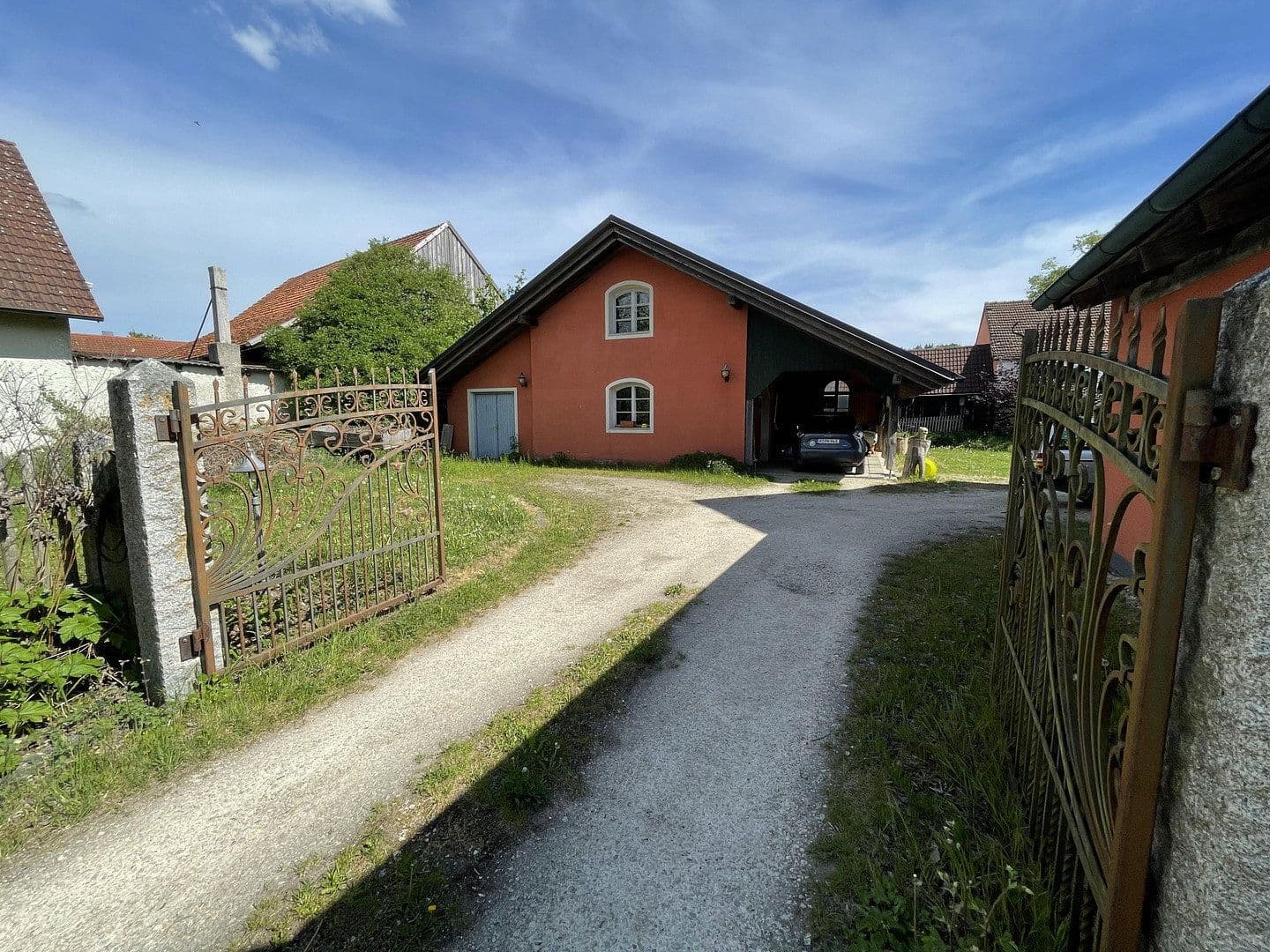 Predaj domu 220 m², pozemek 1.616 m², Beratzhausen, Bavorsko Predaj domu 220 m², pozemek 1.616 m², Beratzhausen, Bavorsko