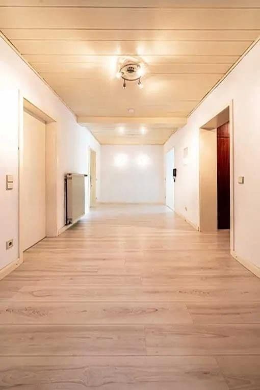 Prenájom bytu 3-izbový 125 m², Sinsheim, Bádensko-Wurttembersko Prenájom bytu 3-izbový 125 m², Sinsheim, Bádensko-Wurttembersko