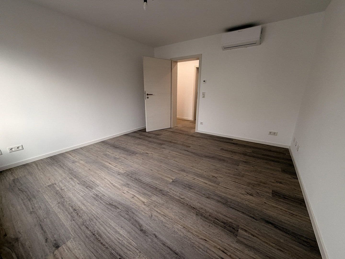 Prenájom domu 80 m², pozemek 370 m², Römerberg, Porýnie-Falcko Prenájom domu 80 m², pozemek 370 m², Römerberg, Porýnie-Falcko