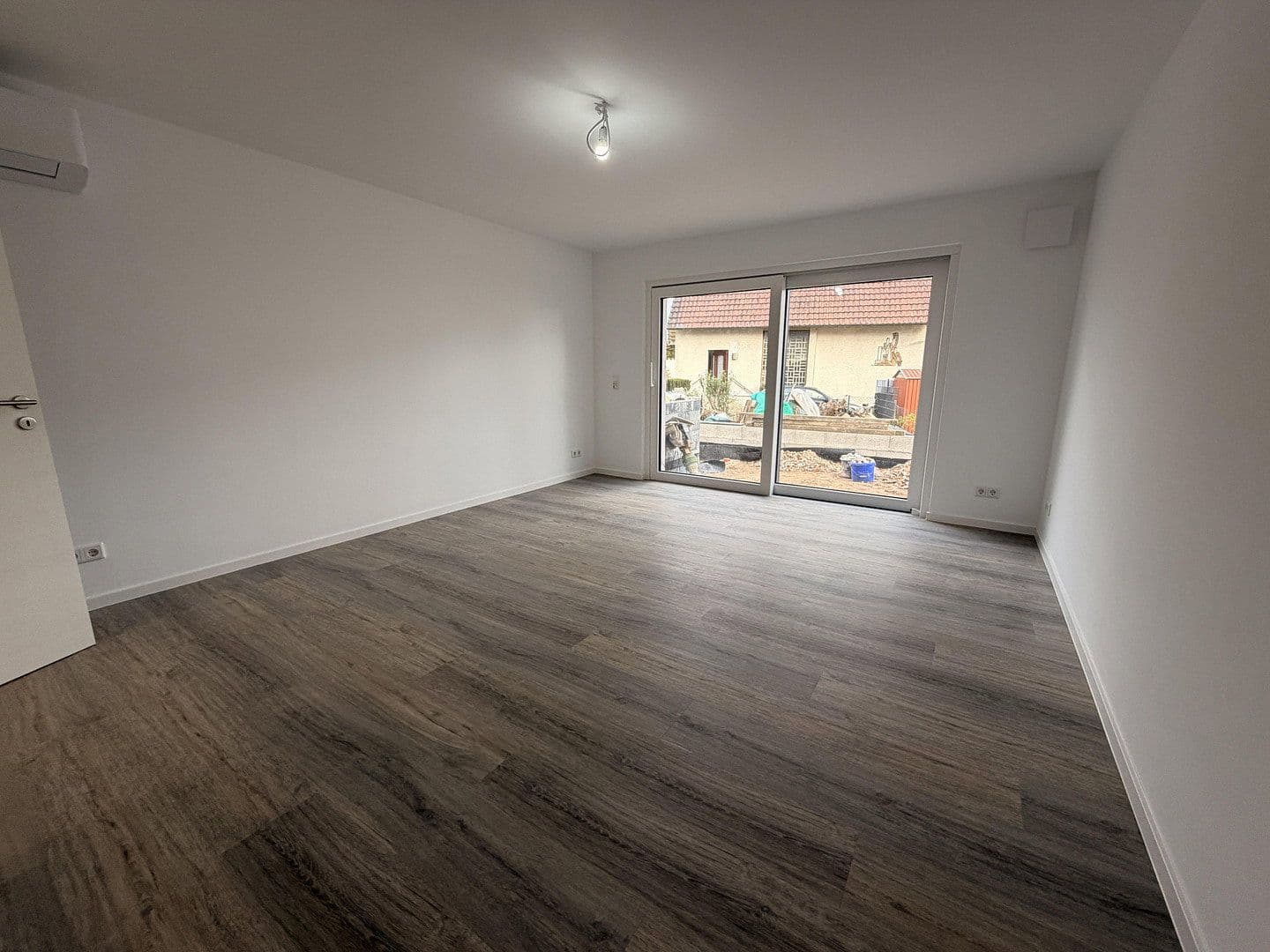 Prenájom domu 80 m², pozemek 370 m², Römerberg, Porýnie-Falcko Prenájom domu 80 m², pozemek 370 m², Römerberg, Porýnie-Falcko