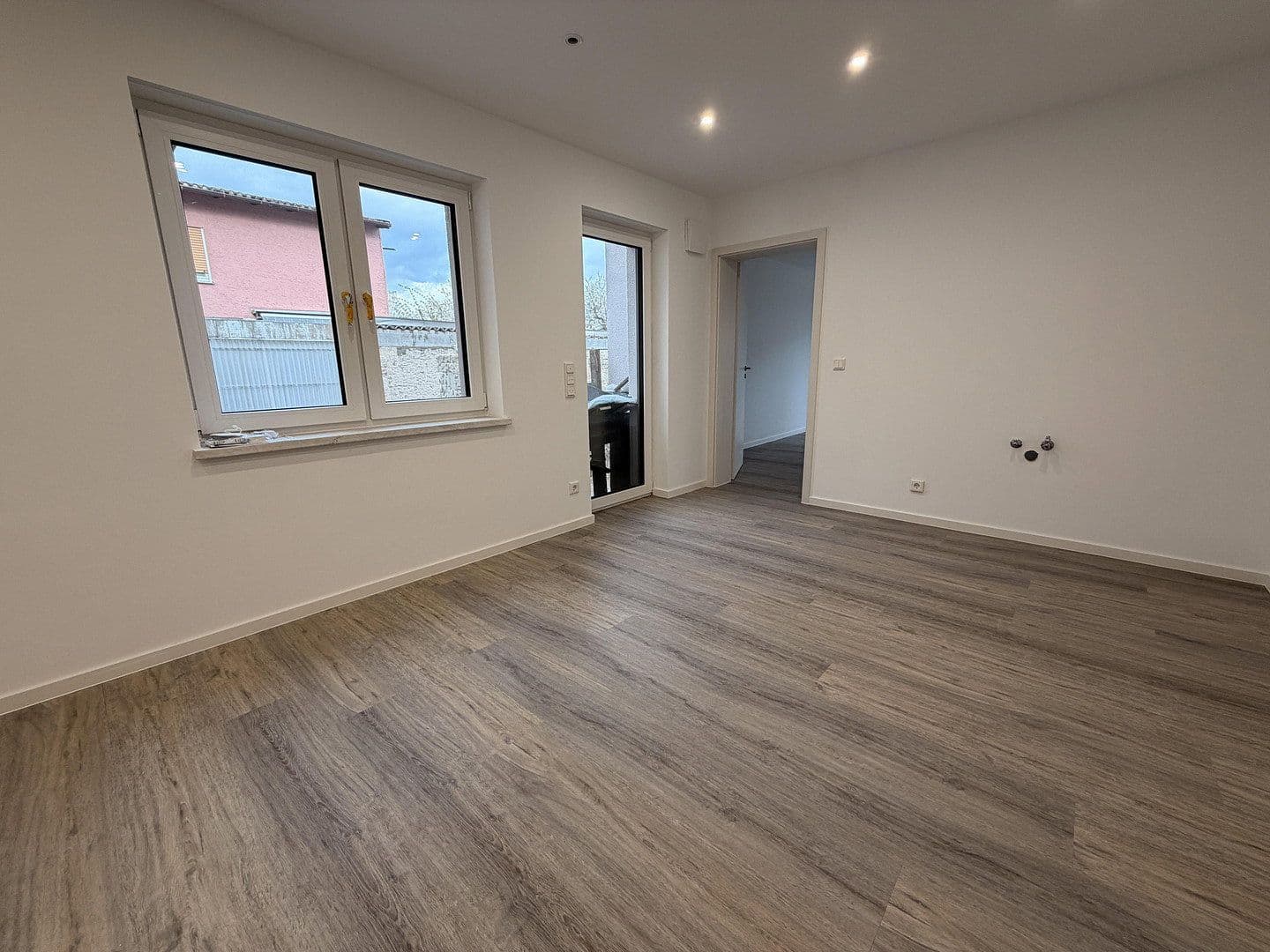 Prenájom domu 80 m², pozemek 370 m², Römerberg, Porýnie-Falcko Prenájom domu 80 m², pozemek 370 m², Römerberg, Porýnie-Falcko