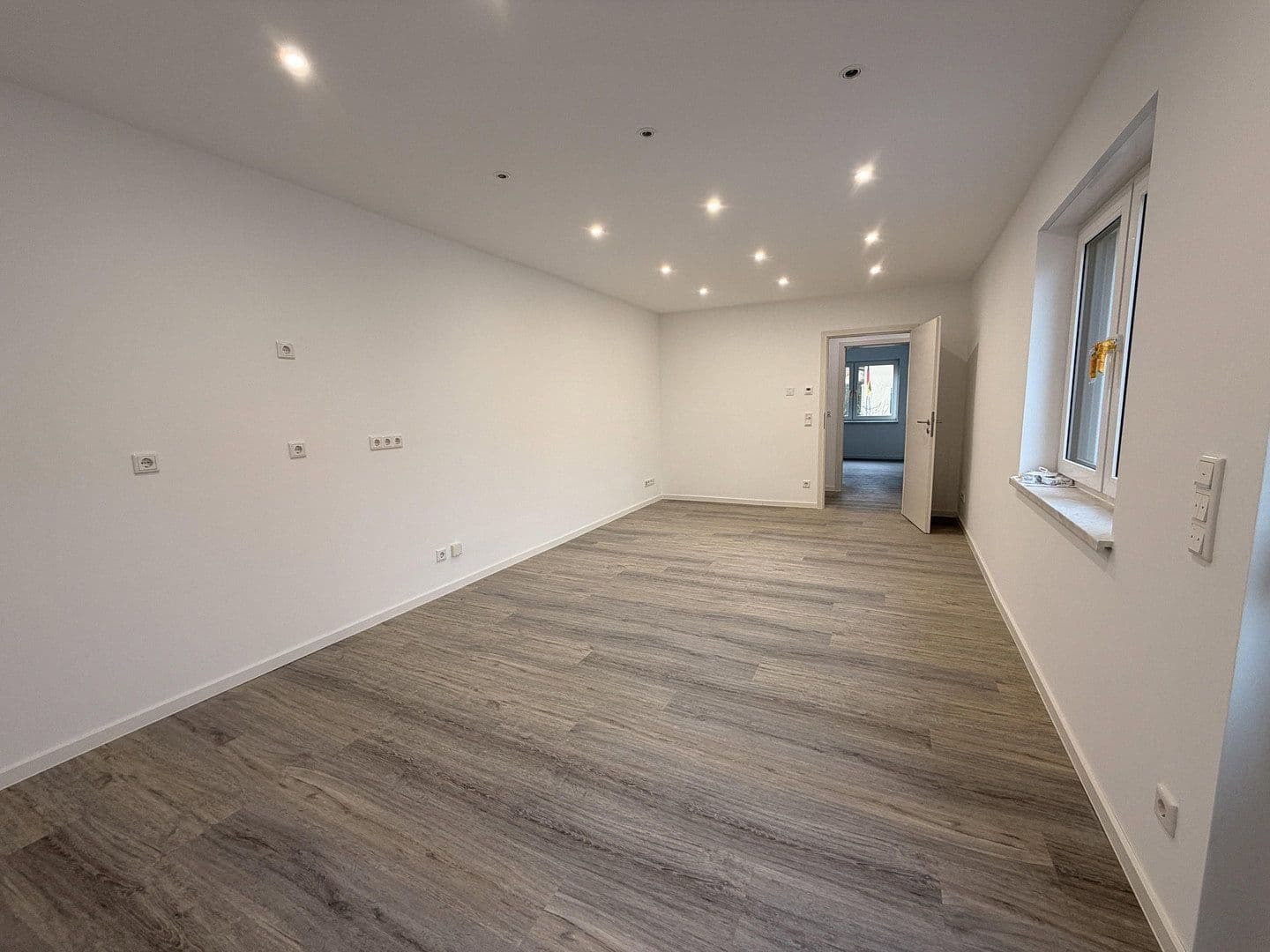 Prenájom domu 80 m², pozemek 370 m², Römerberg, Porýnie-Falcko Prenájom domu 80 m², pozemek 370 m², Römerberg, Porýnie-Falcko