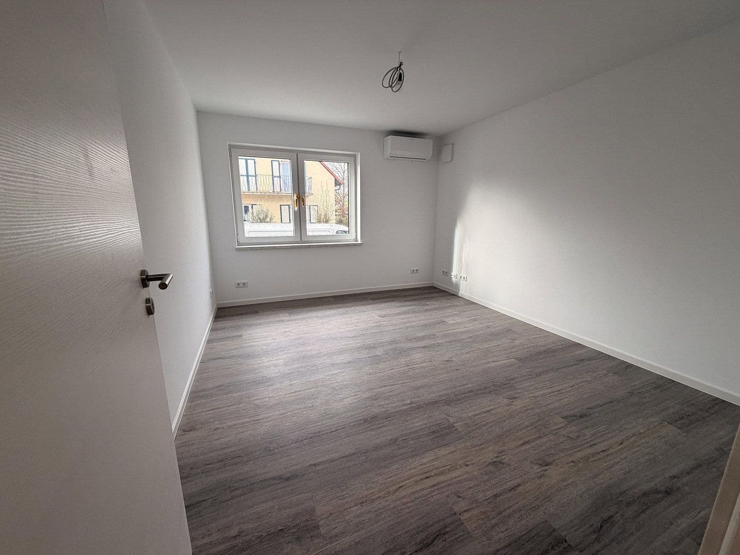 Prenájom domu 80 m², pozemek 370 m², Römerberg, Porýnie-Falcko Prenájom domu 80 m², pozemek 370 m², Römerberg, Porýnie-Falcko