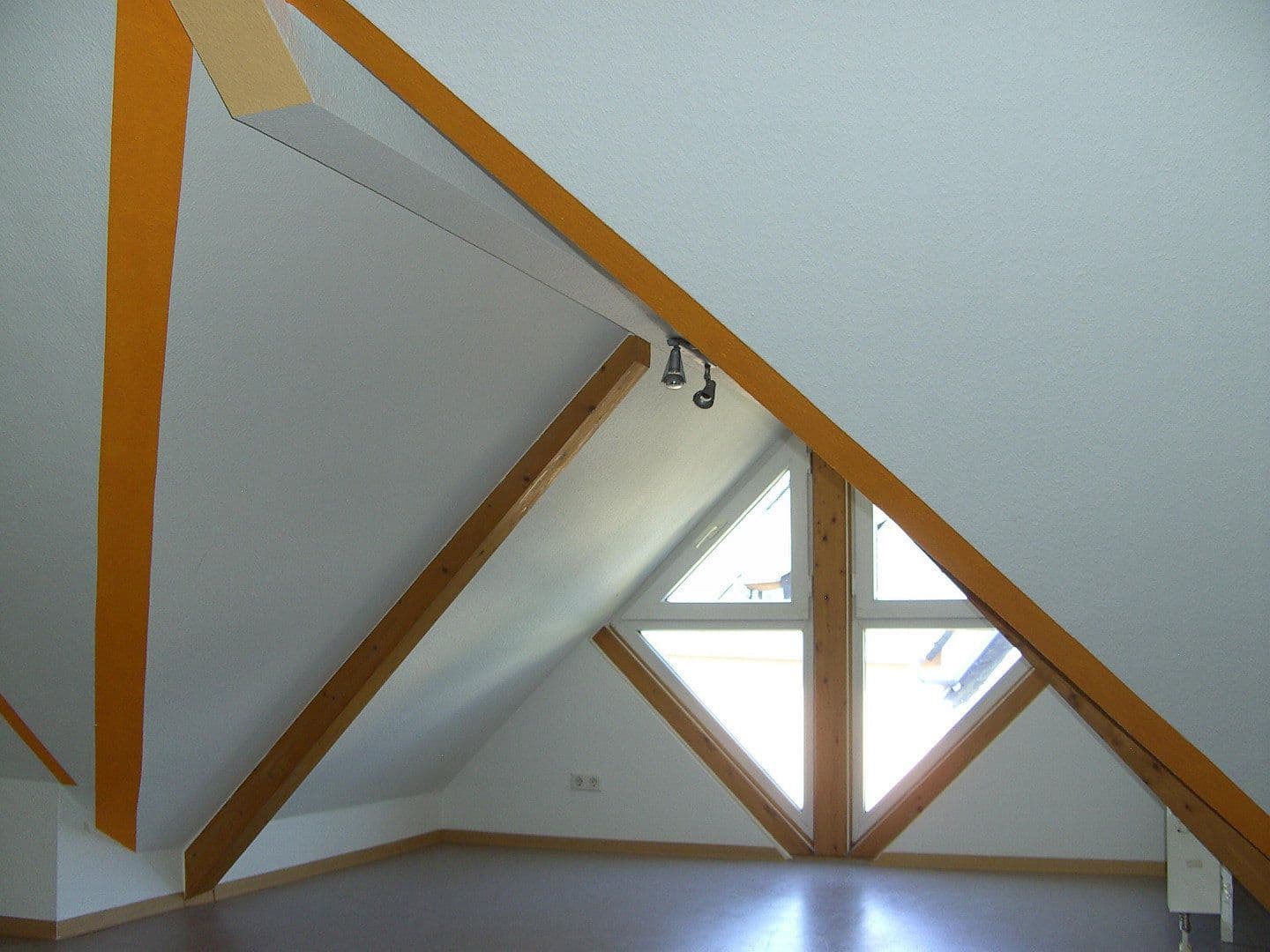 Prenájom bytu 4-izbový 90 m², Neuwied, Porýnie-Falcko Prenájom bytu 4-izbový 90 m², Neuwied, Porýnie-Falcko