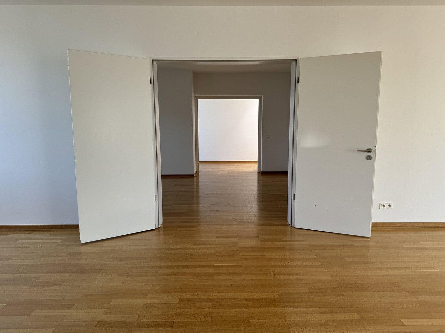 Predaj bytu 5-izbový 198 m², Albrechtstraße, Berlin, Berlín Predaj bytu 5-izbový 198 m², Albrechtstraße, Berlin, Berlín