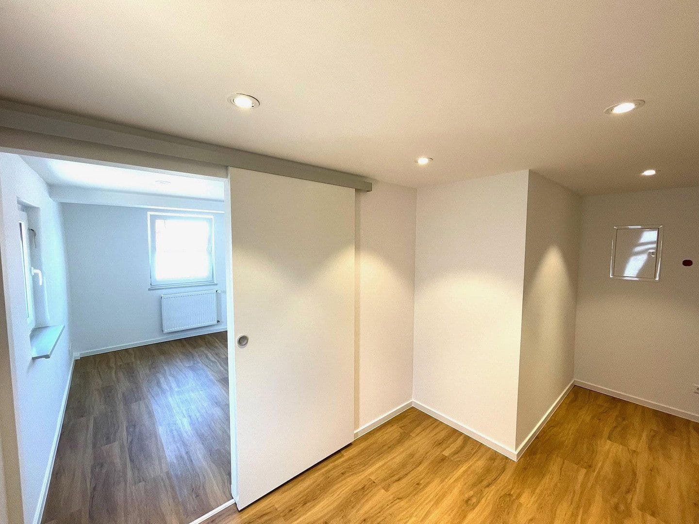 Prenájom bytu 4-izbový 120 m², Hauptstr. 142, Durmersheim, Bádensko-Wurttembersko Prenájom bytu 4-izbový 120 m², Hauptstr. 142, Durmersheim, Bádensko-Wurttembersko