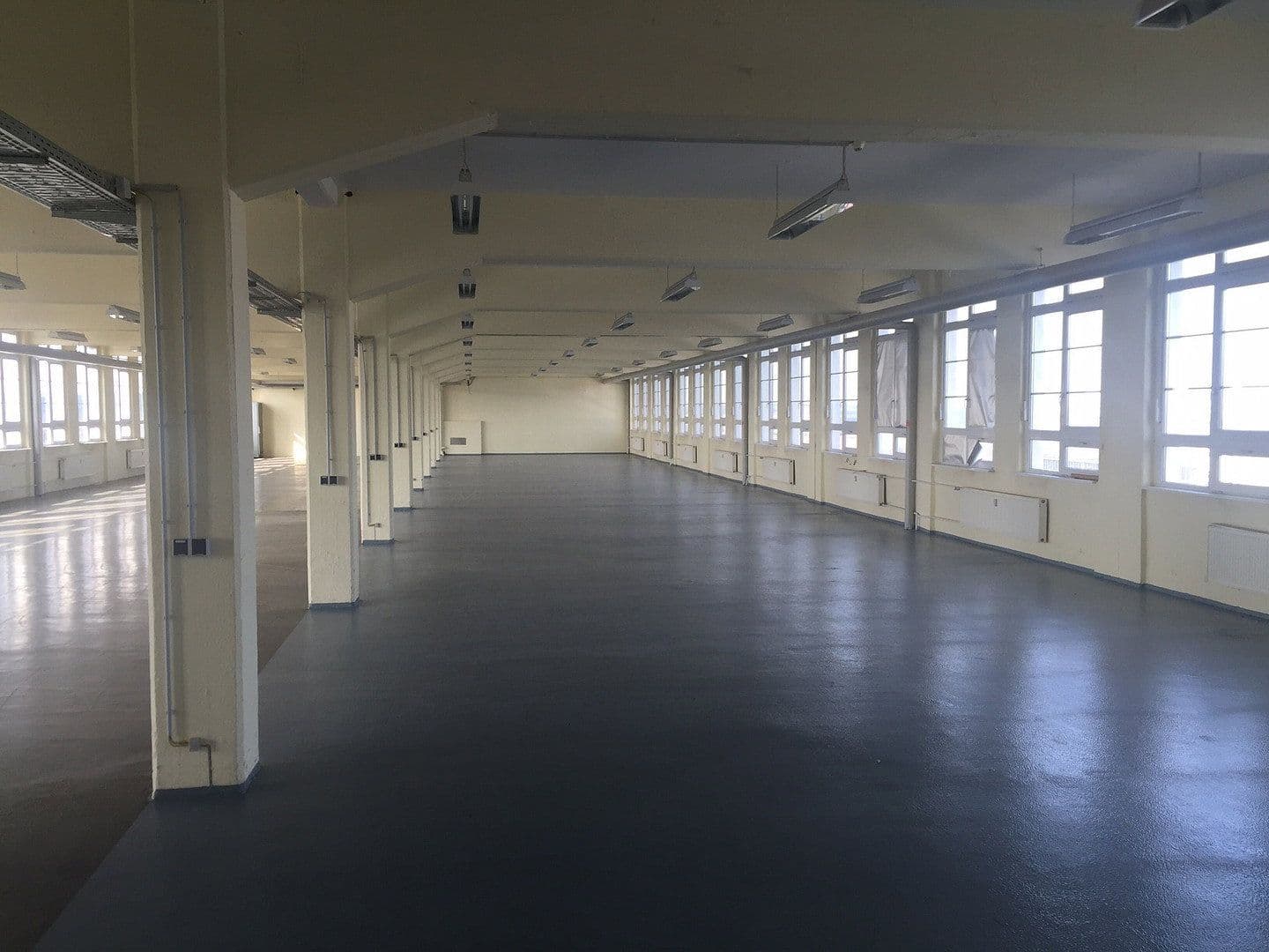 Prenájom nebytového priestoru 1.500 m², Sömmerda, Durínsko Prenájom nebytového priestoru 1.500 m², Sömmerda, Durínsko