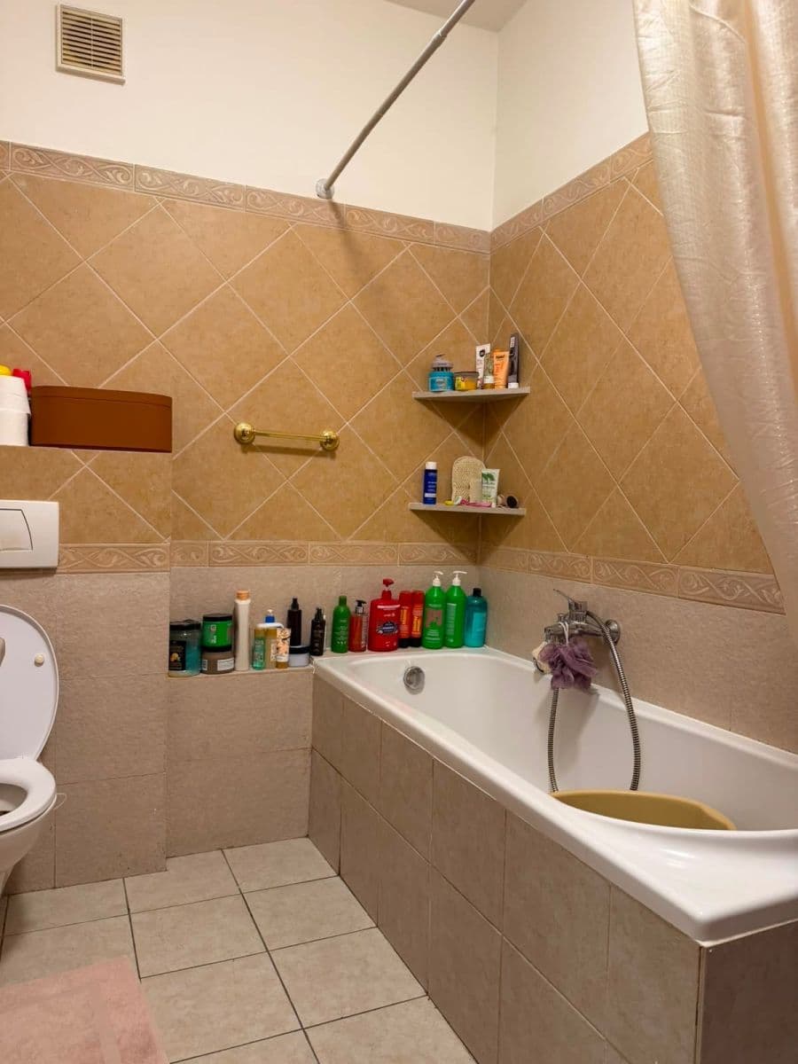 Prenájom bytu 2-izbový 67 m², Vysočanská, Praha, Praha Prenájom bytu 2-izbový 67 m², Vysočanská, Praha, Praha