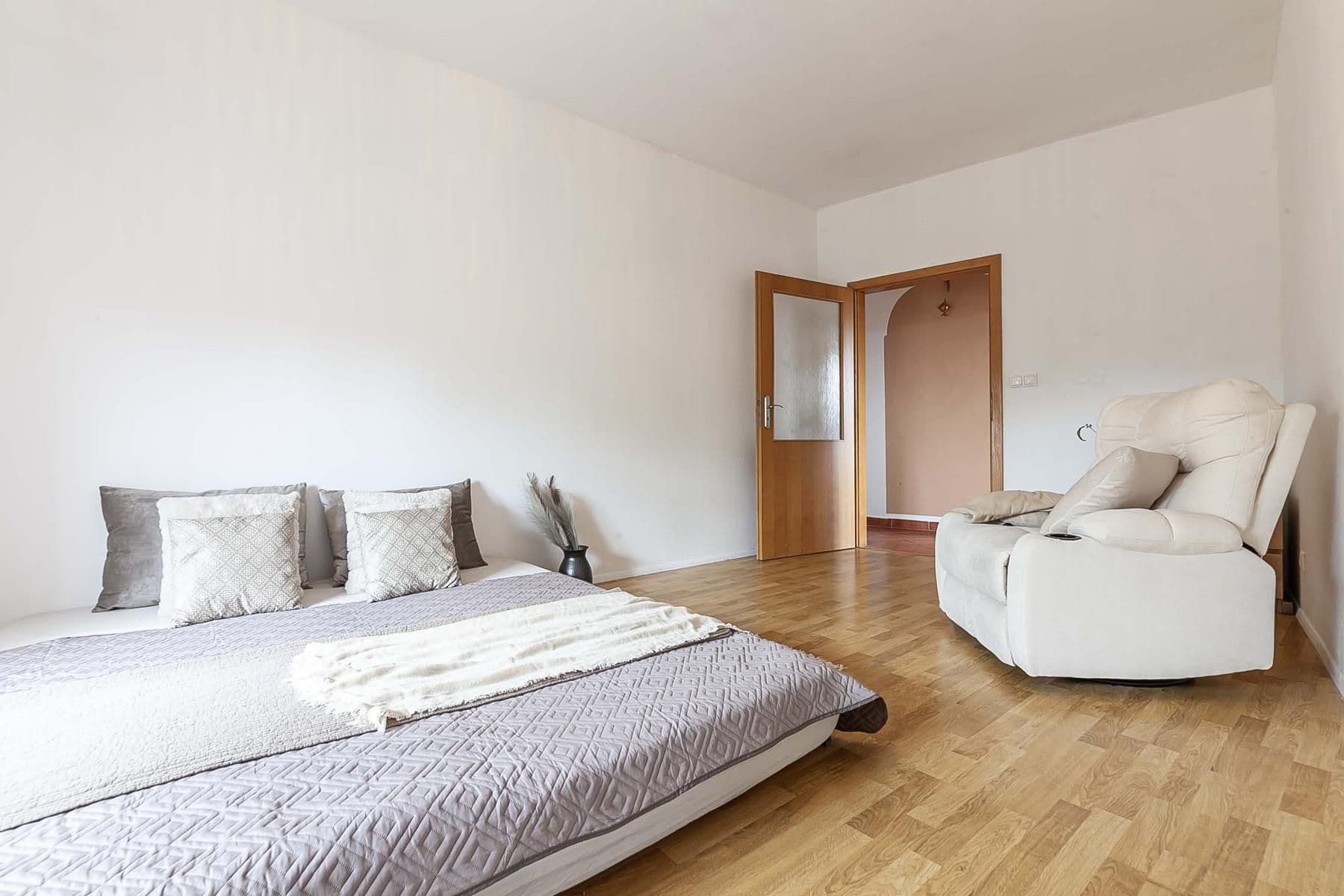 Predaj bytu 3-izbový 98 m², Meteorologická, Praha, Praha Predaj bytu 3-izbový 98 m², Meteorologická, Praha, Praha