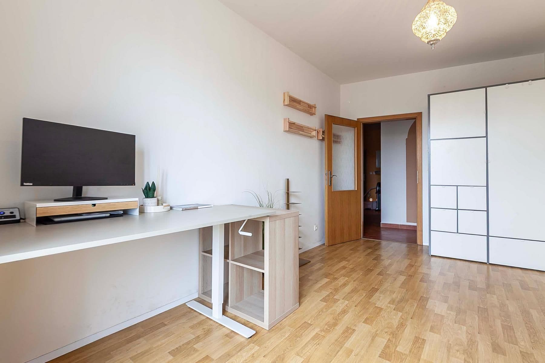 Predaj bytu 3-izbový 98 m², Meteorologická, Praha, Praha Predaj bytu 3-izbový 98 m², Meteorologická, Praha, Praha