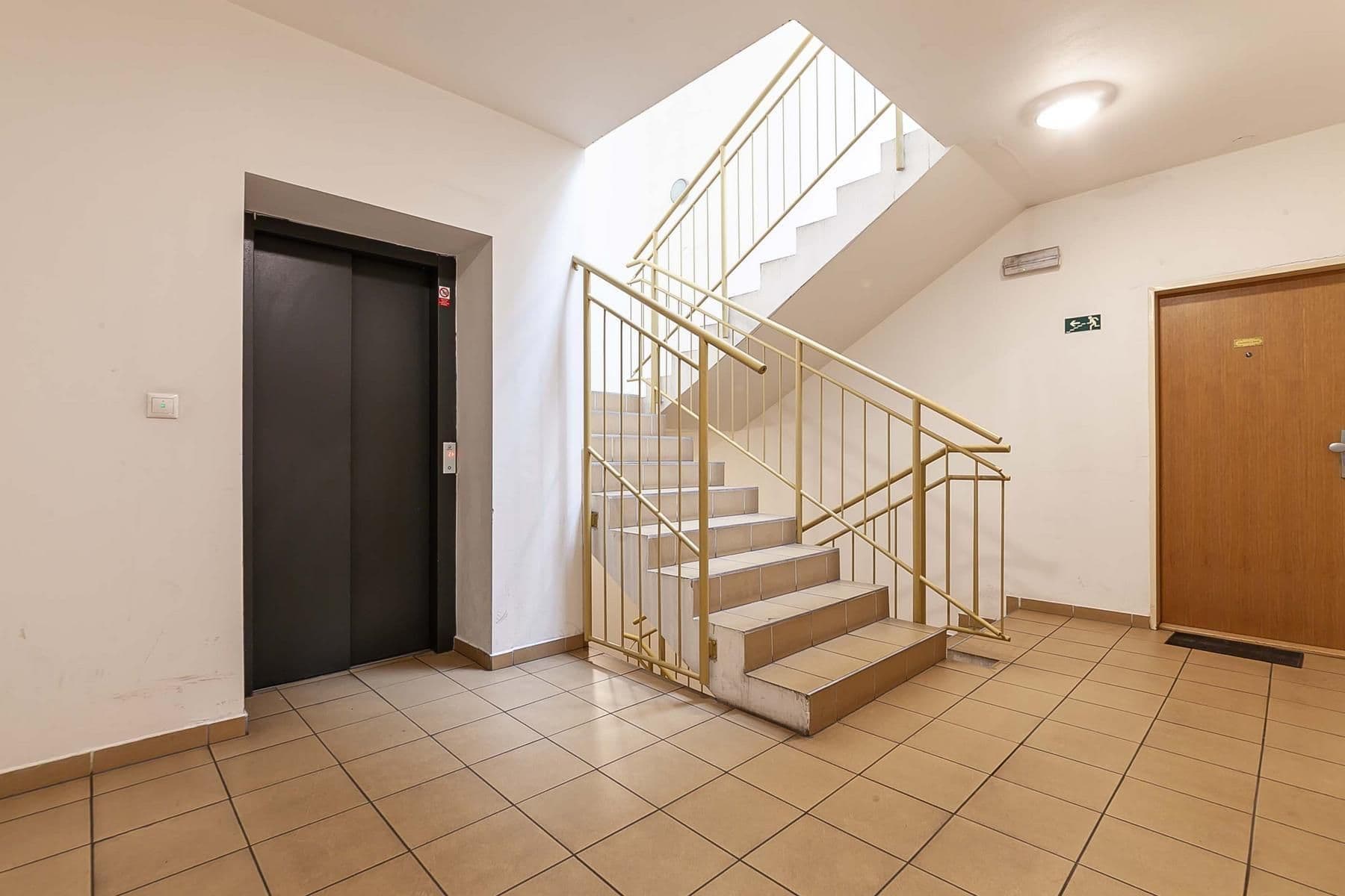 Predaj bytu 3-izbový 98 m², Meteorologická, Praha, Praha Predaj bytu 3-izbový 98 m², Meteorologická, Praha, Praha