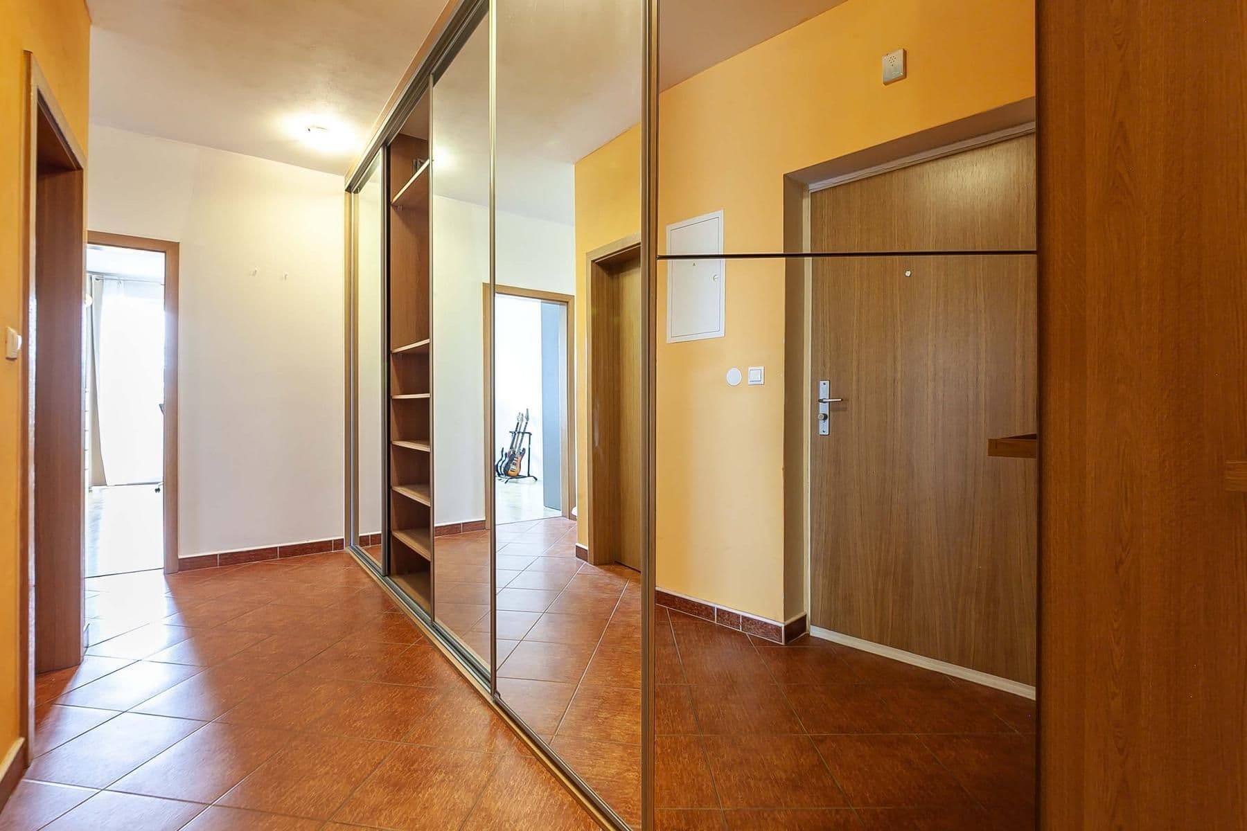 Predaj bytu 3-izbový 98 m², Meteorologická, Praha, Praha Predaj bytu 3-izbový 98 m², Meteorologická, Praha, Praha