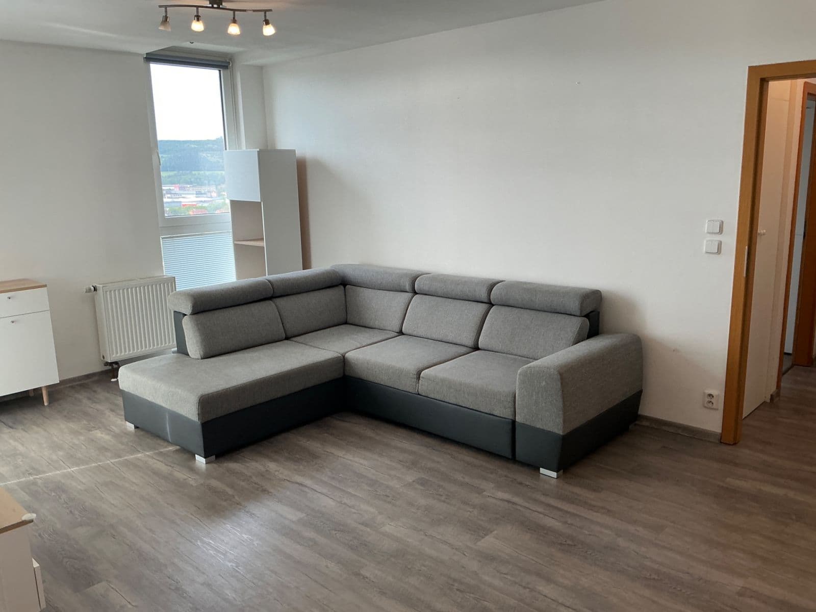 Prenájom bytu 3-izbový 56 m², Na Horizontu, Králův Dvůr, Středočeský kraj Prenájom bytu 3-izbový 56 m², Na Horizontu, Králův Dvůr, Středočeský kraj