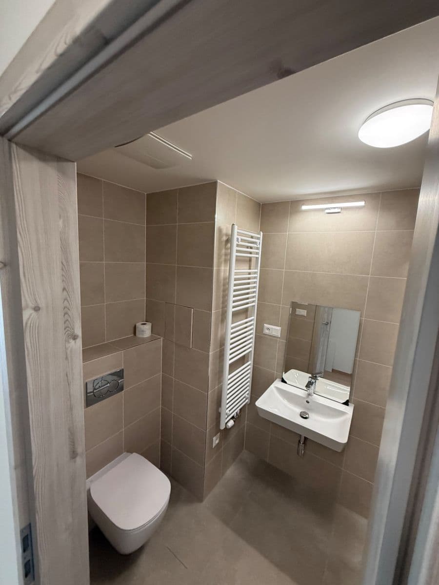 Prenájom bytu 1-izbový 32 m², Haenkeho, Praha, Praha Prenájom bytu 1-izbový 32 m², Haenkeho, Praha, Praha