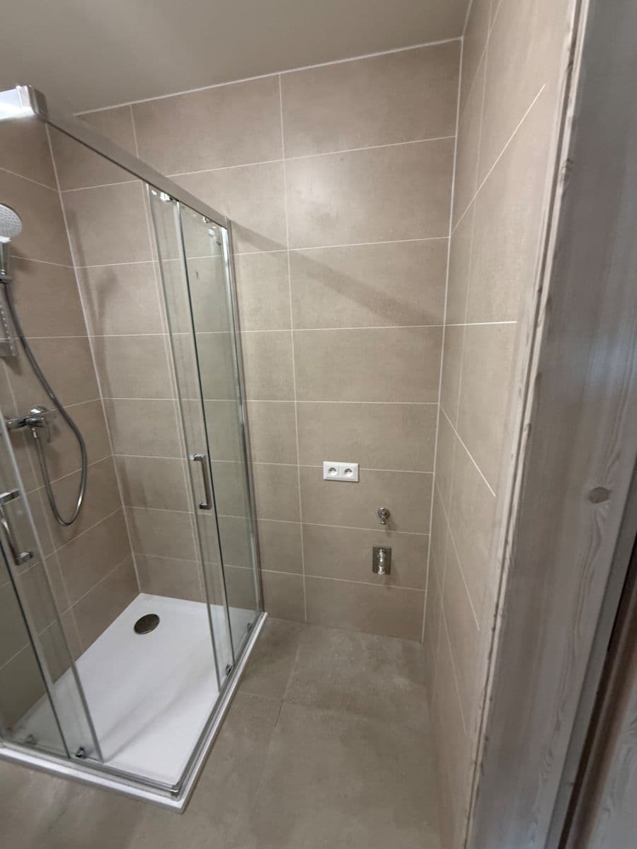 Prenájom bytu 1-izbový 32 m², Haenkeho, Praha, Praha Prenájom bytu 1-izbový 32 m², Haenkeho, Praha, Praha