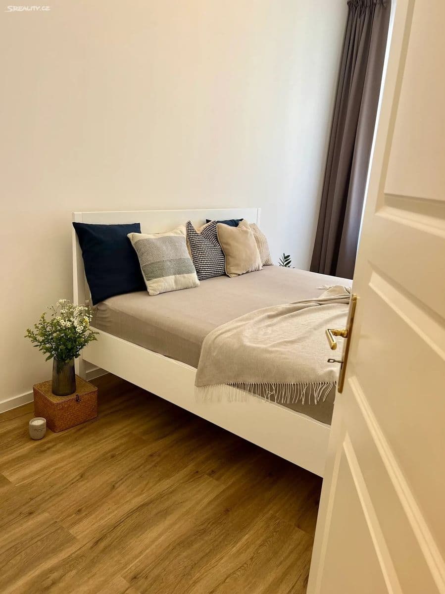 Prenájom bytu 3-izbový 58 m², Sládkova, Praha, Praha Prenájom bytu 3-izbový 58 m², Sládkova, Praha, Praha