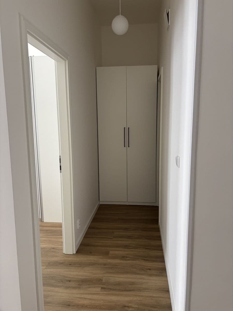 Prenájom bytu 3-izbový 78 m², Sládkova, Praha, Praha Prenájom bytu 3-izbový 78 m², Sládkova, Praha, Praha