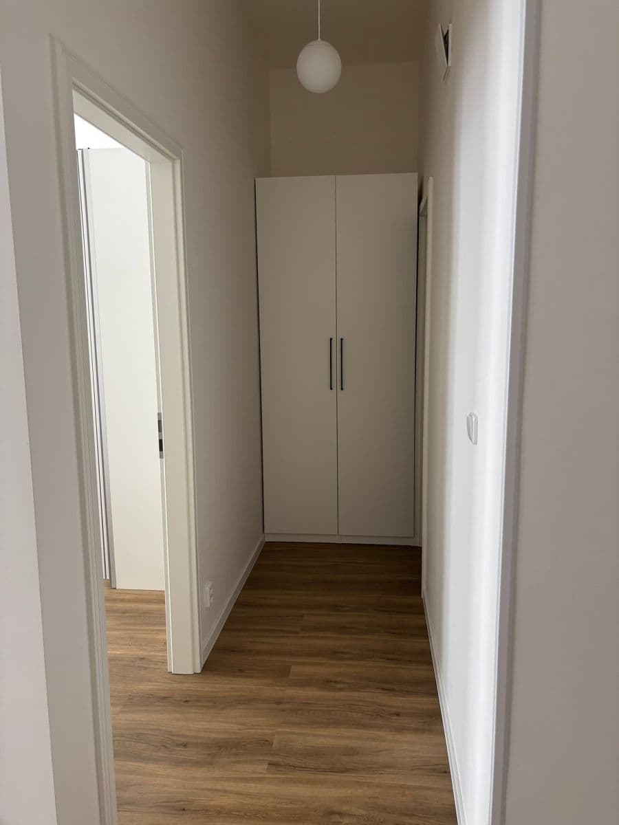 Prenájom bytu 3-izbový 78 m², Sládkova, Praha, Praha Prenájom bytu 3-izbový 78 m², Sládkova, Praha, Praha