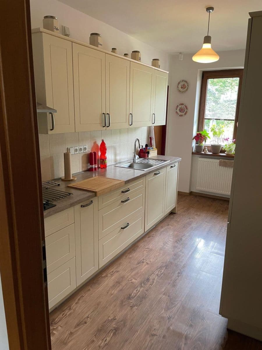 Prenájom domu 255 m², pozemek 477 m², Na Lipce, Mirošovice, Středočeský kraj Prenájom domu 255 m², pozemek 477 m², Na Lipce, Mirošovice, Středočeský kraj