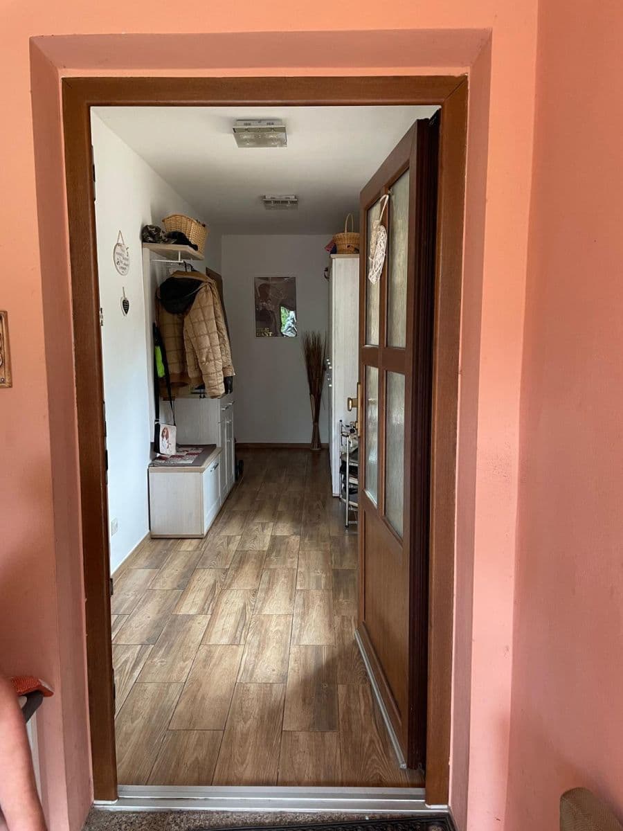 Prenájom domu 255 m², pozemek 477 m², Na Lipce, Mirošovice, Středočeský kraj Prenájom domu 255 m², pozemek 477 m², Na Lipce, Mirošovice, Středočeský kraj
