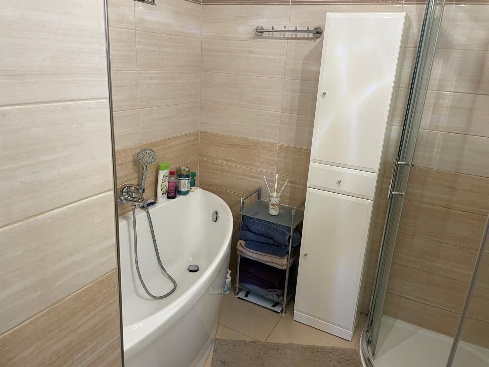 Prenájom domu 255 m², pozemek 477 m², Na Lipce, Mirošovice, Středočeský kraj Prenájom domu 255 m², pozemek 477 m², Na Lipce, Mirošovice, Středočeský kraj